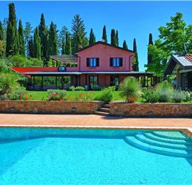5 bedroom villa with pool and tennis court near San Gimignano, sleeps 10